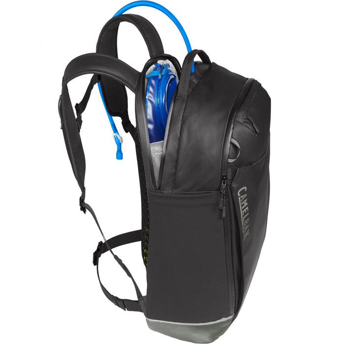 2506001000 MOCHILA DE HIDRATACION H.A.W.G. COMMUTE 30 NEGRA MARCA CAMELBAK